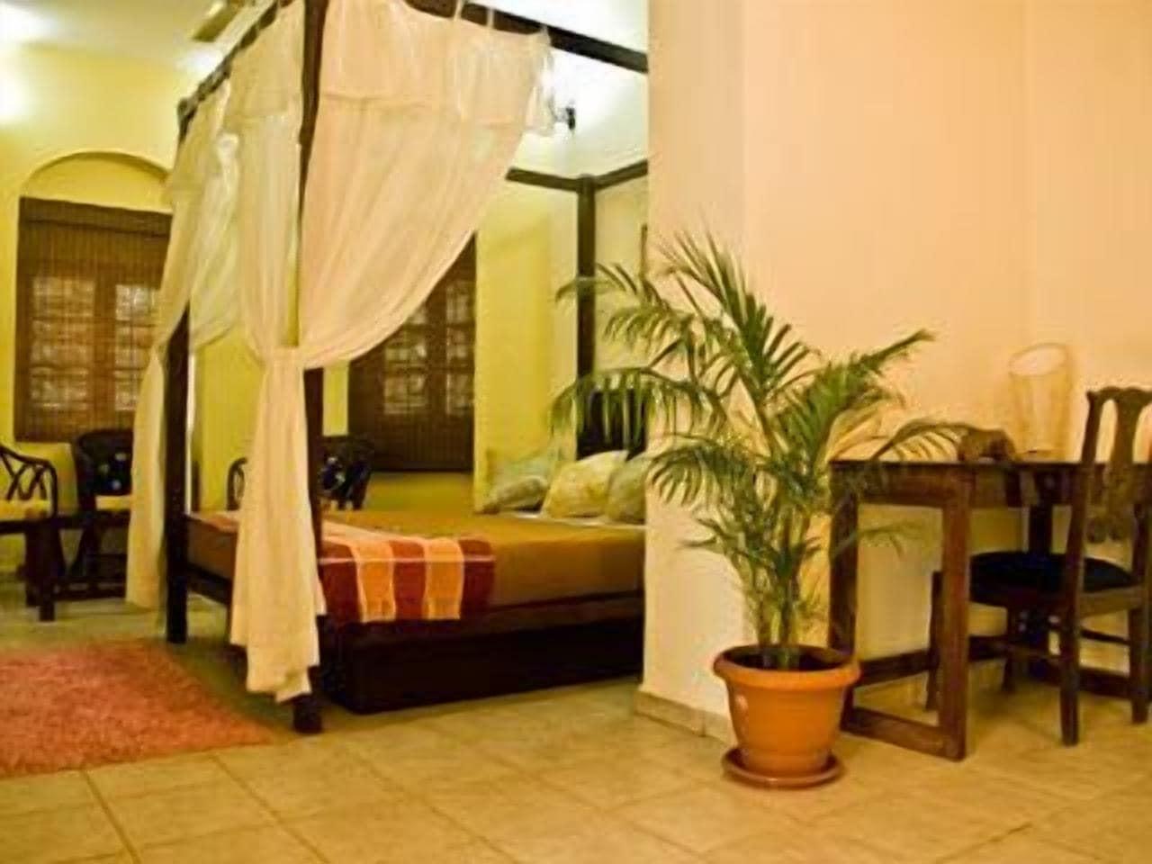 Hotel Banyan Tree Courtyard à Calangute Extérieur photo